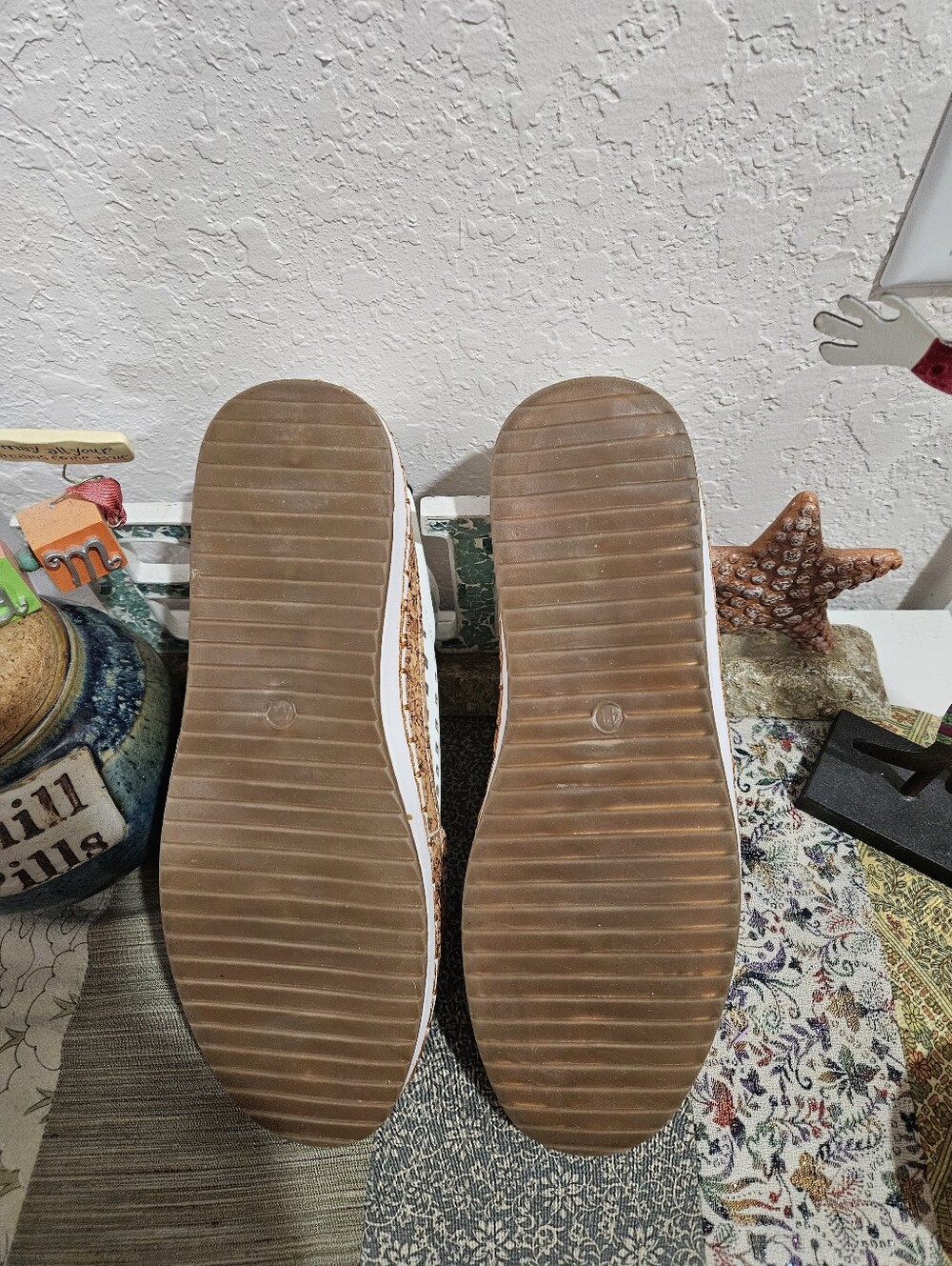 New White Faux Leather And Cork Size 9.5 Breathable Slip On Loafers W/ Tassels - Picture 5 of 6